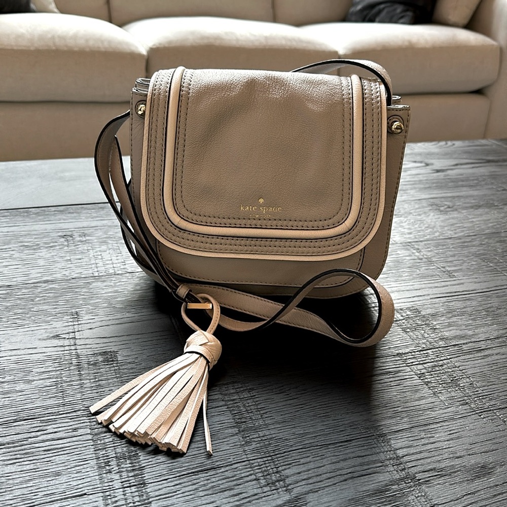 Kate Spade Grey and white leather crossbody